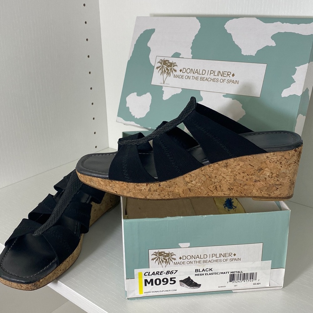 Sandals - Donald J Pliner - nothing finer !